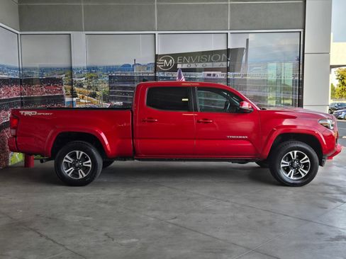 Certified 2016 Toyota Tacoma TRD Sport RWD image 4