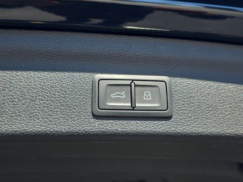 Used 2020 Audi Q3 2.0T Premium Plus image 11