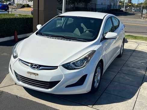 Used 2014 Hyundai Elantra SE FWD image 5