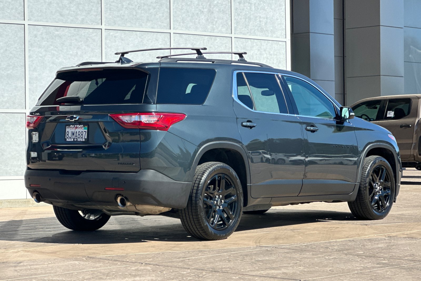 Used 2019 Chevrolet Traverse LT w/ LPO, Blackout Package AWD/4WD image 4