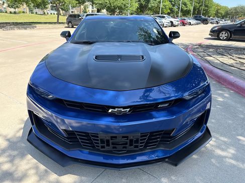 Used 2021 Chevrolet Camaro SS RWD image 9