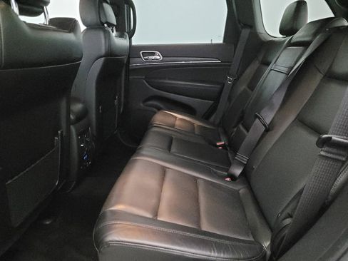 Used 2021 Jeep Grand Cherokee Limited w/ Luxury Group II image 18