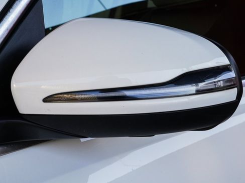 Used 2020 Mercedes-Benz GLB 250 GLB 250 image 17