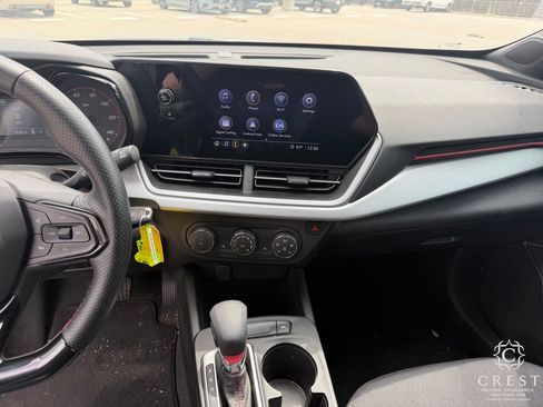 Used 2025 Chevrolet Trax RS w/ Driver Confidence Package FWD image 19