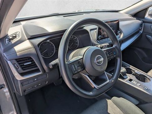 Used 2024 Nissan Rogue SV FWD image 12
