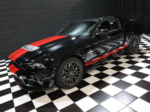 Used 2013 Ford Mustang Shelby GT500 RWD image 8