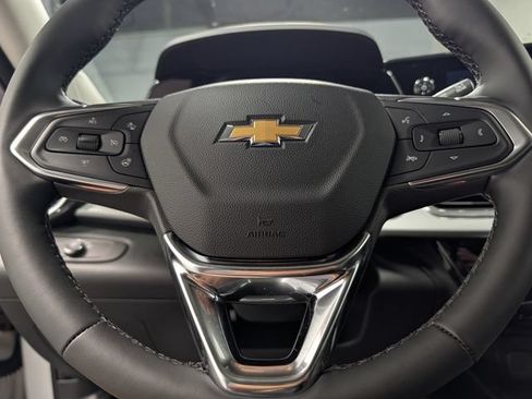 New 2026 Chevrolet Trax LT w/ LT Convenience Package FWD image 18