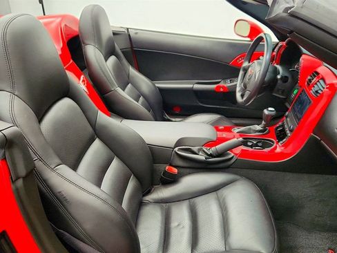 Used 2005 Chevrolet Corvette Convertible w/ Preferred Equipment Group RWD image 21