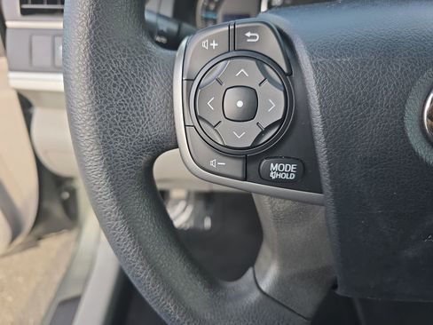 Used 2012 Toyota Camry LE image 19