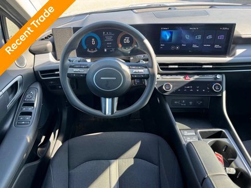 Used 2024 Hyundai Sonata SEL FWD image 2