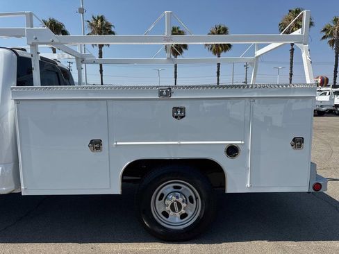 New 2025 Ford F350 XL w/ XL Chrome Package image 16