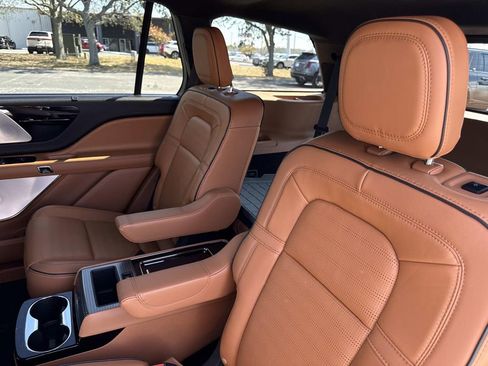 Used 2023 Lincoln Aviator Black Label w/ Dynamic Handling Package image 14