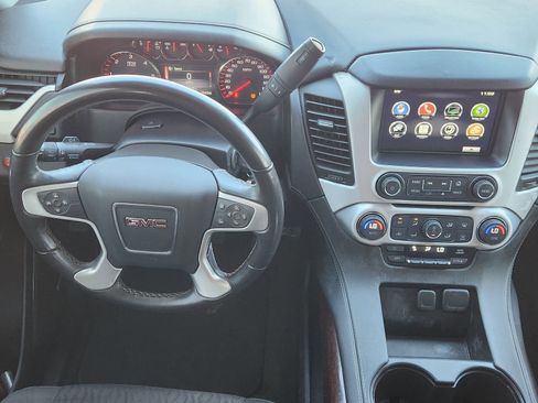 Used 2016 GMC Yukon SLE w/ Convenience Package image 28