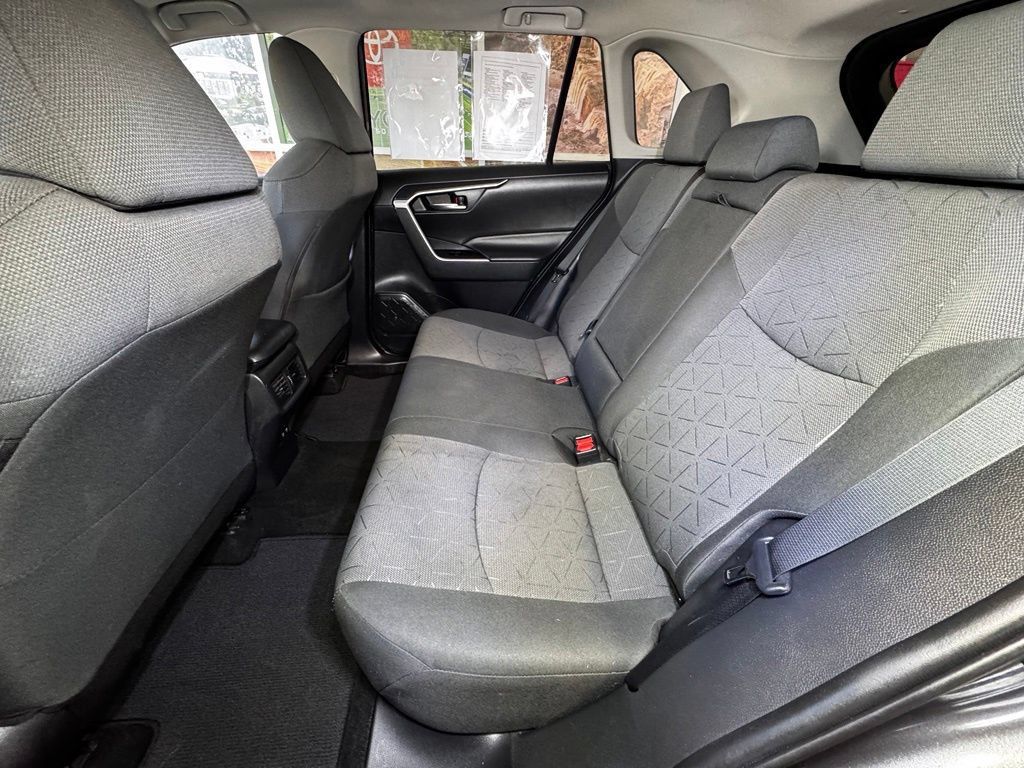 Certified 2021 Toyota RAV4 XLE w/ Convenience Package AWD/4WD image 46