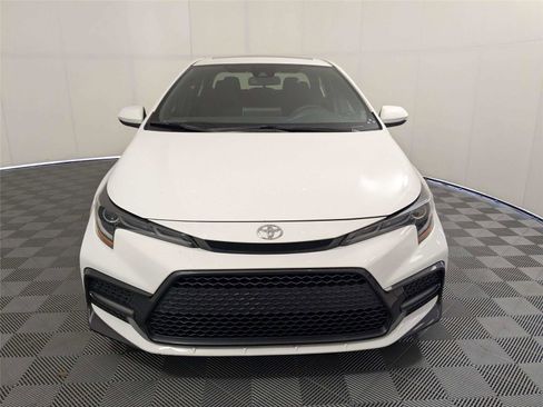 Used 2021 Toyota Corolla SE w/ SE Premium Package image 3