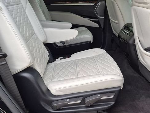 Certified 2025 Cadillac Escalade Sport Platinum AWD/4WD image 28