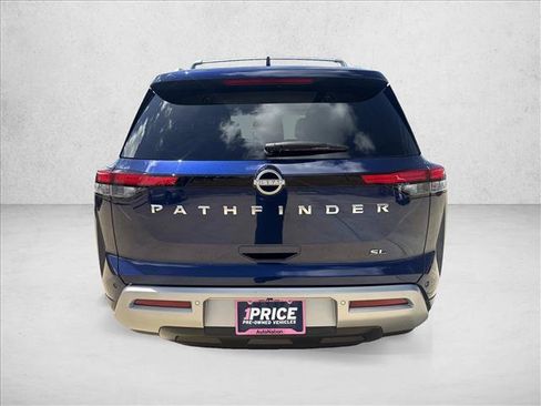 Used 2025 Nissan Pathfinder SL FWD image 6