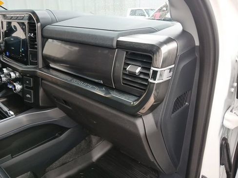 Used 2024 Ford F250 Lariat w/ Lariat Ultimate Package AWD/4WD image 37