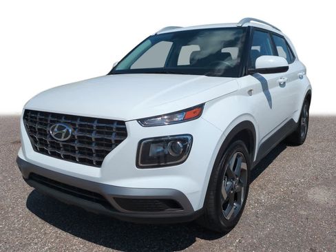 Used 2025 Hyundai Venue SEL image 1