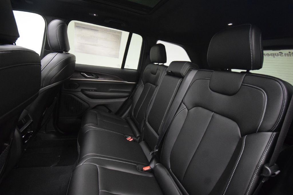 New 2027 Jeep Grand Cherokee Limited AWD/4WD image 37
