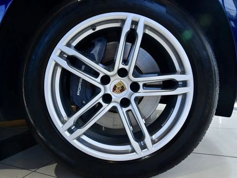 Used 2023 Porsche Macan Base image 10