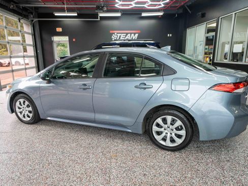 Used 2023 Toyota Corolla LE image 2