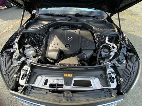 Used 2025 Mercedes-Benz GLC 300 4MATIC image 16