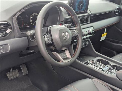 New 2025 Honda Pilot TrailSport image 3