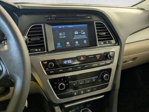 Used 2017 Hyundai Sonata SE w/ Cargo Package image 15