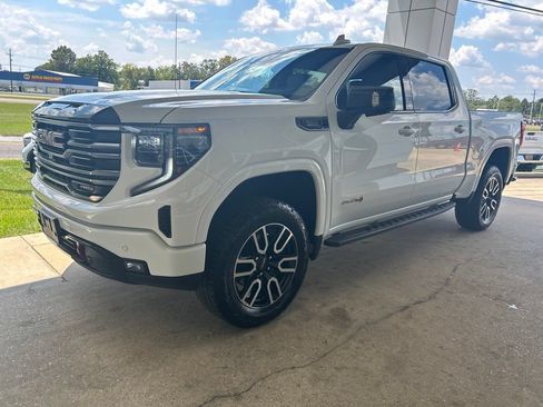 Used 2026 GMC Sierra 1500 AT4 w/ AT4 Premium Package AWD/4WD image 4