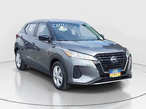 Used 2023 Nissan Kicks S image 3