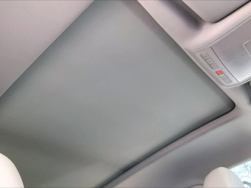 Used 2019 Volkswagen Atlas SEL Premium image 13