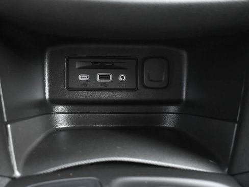 Used 2022 Chevrolet Equinox RS w/ RS Leather Package AWD/4WD image 22