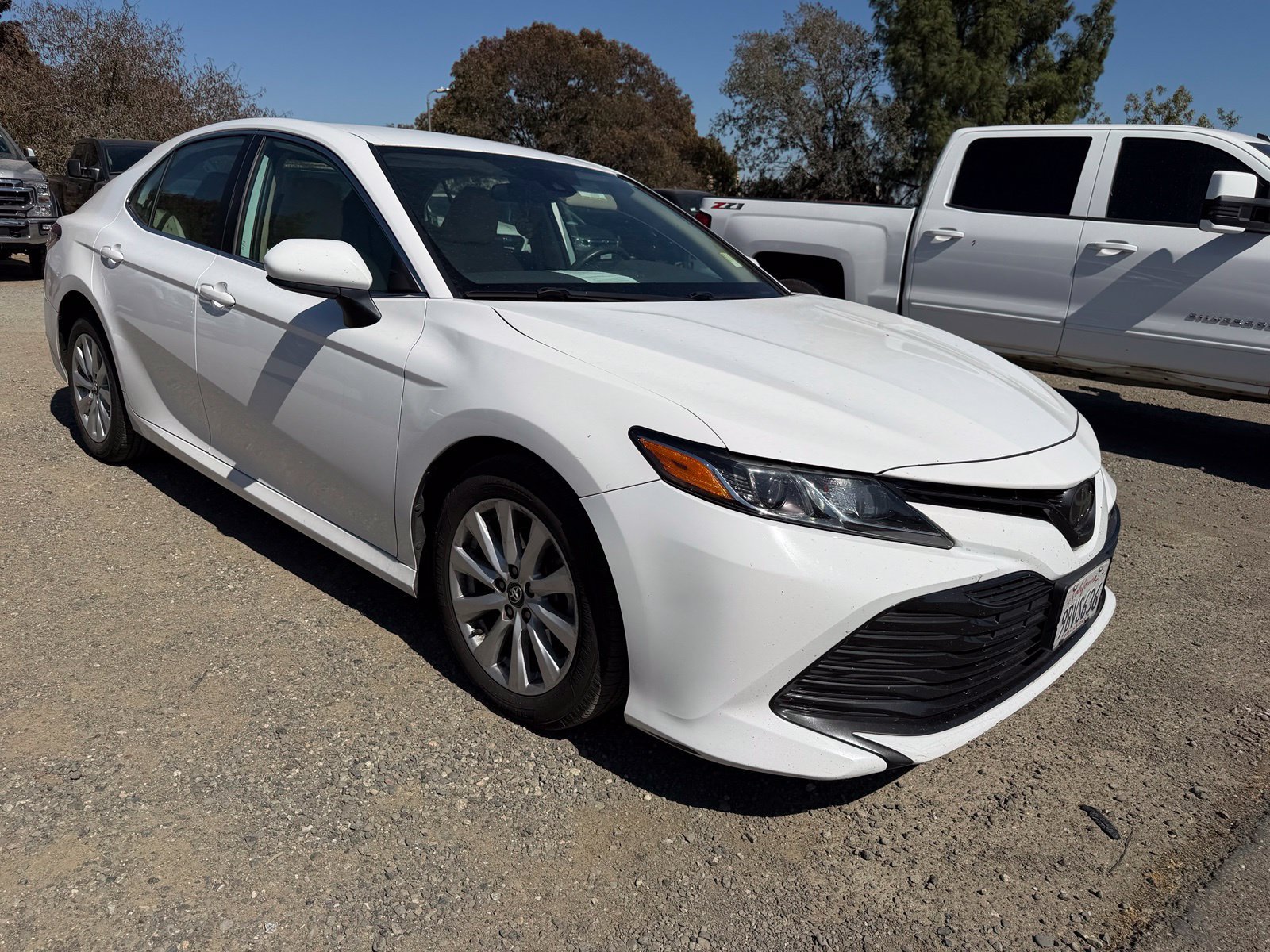 Used 2019 Toyota Camry LE FWD image 7