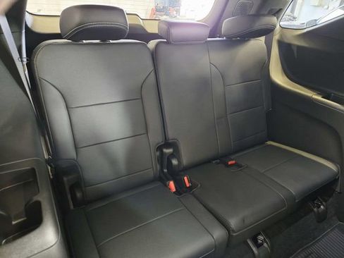 New 2026 Chevrolet Traverse LT image 12