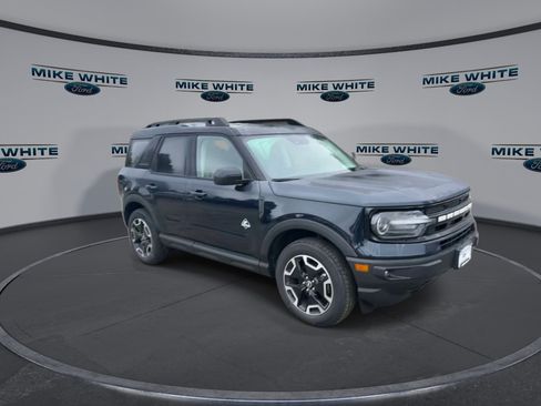 Used 2023 Ford Bronco Sport Outer Banks AWD/4WD image 2