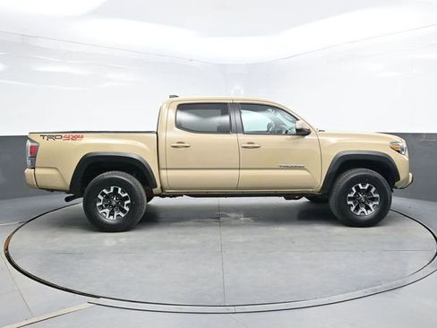 Used 2020 Toyota Tacoma TRD Off-Road w/ Technology Package AWD/4WD image 8