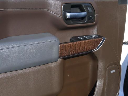 Used 2022 GMC Sierra 2500 Denali w/ Denali Ultimate Package image 18