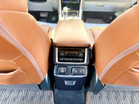 Used 2022 Subaru Ascent Touring AWD/4WD image 14