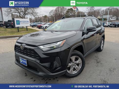 Used 2022 Toyota RAV4 XLE w/ Convenience Package image 1