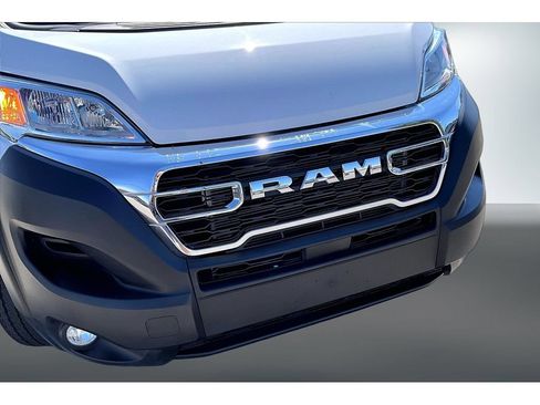 Used 2025 RAM ProMaster 2500 w/ U-Haul Equipment Group FWD image 32