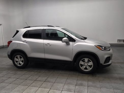 Used 2019 Chevrolet Trax LT w/ LT Convenience Package FWD image 11