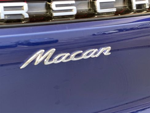 Used 2025 Porsche Macan image 34