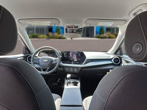 New 2026 Chevrolet Trax LS w/ LS Convenience Package FWD image 25