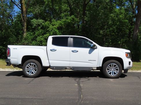 Used 2018 GMC Canyon SLT w/ Driver Alert Package AWD/4WD image 2