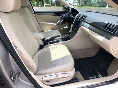 Used 2014 Volkswagen Passat TDI SE FWD image 28