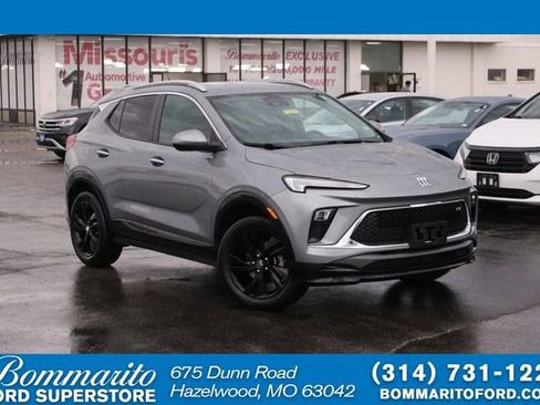 Used 2024 Buick Encore GX Sport Touring image 1