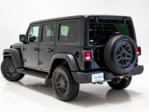 Used 2024 Jeep Wrangler Unlimited Sport AWD/4WD image 26