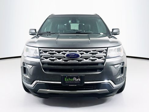 Used 2018 Ford Explorer Limited w/ Equipment Group 301A FWD image 2