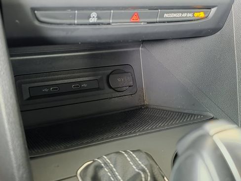 Used 2021 Volkswagen Atlas Cross Sport SE w/ Panoramic Sunroof Package FWD image 23